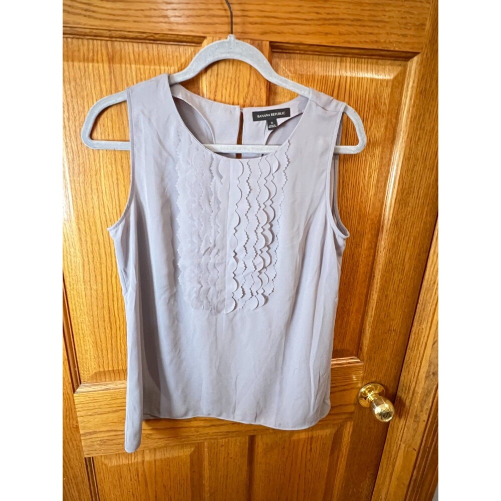 Beautiful Banana Republic Edith Scallop Grey Sky Dressy Tank Gray Size SMALL